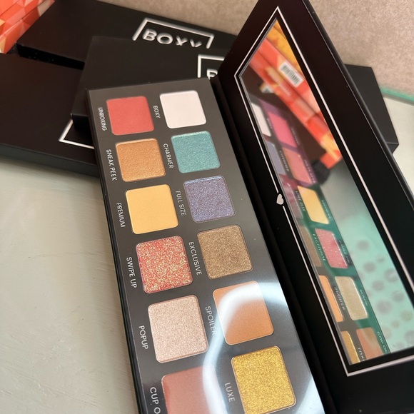 BOXYCHARM Hello Charmer Eyeshadow Palette - Picture 3 of 4